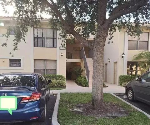 1525 Lake Crystal Dr #B, West Palm Beach, FL 33411