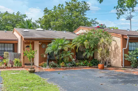 7416 NW 33rd St, Lauderhill, FL 33319