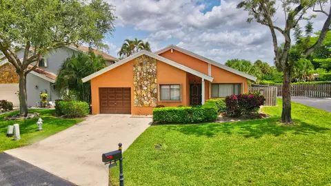 7521 Martinique Blvd, Boca Raton, FL 33433