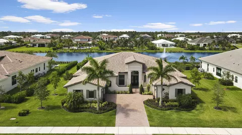 8290 SE Pennock Trl, Jupiter, FL 33458