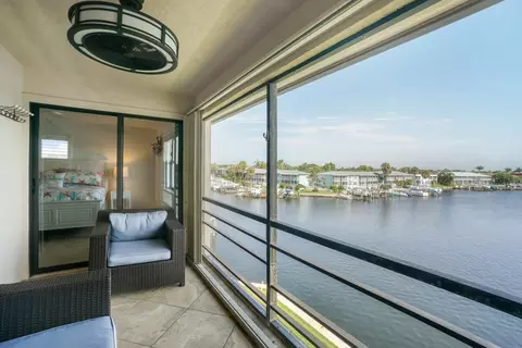 313 Lake Cir #310, North Palm Beach, FL 33408
