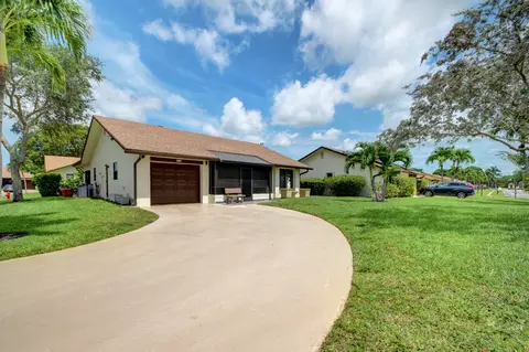 3287 Shadow Wood Dr, Greenacres, FL 33463