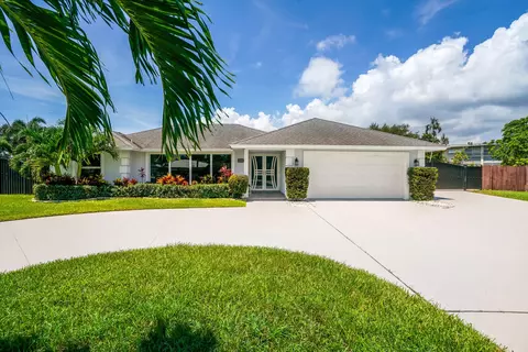 1936 Mediterranean W Rd, Lake Clarke Shores, FL 33406
