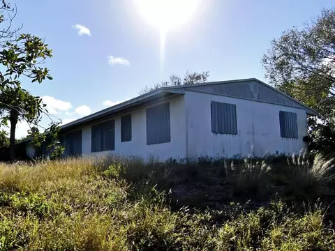 201 Julian Dr, Fort Pierce, FL 34946