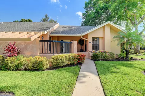 10952 Lake Front Pl, Boca Raton, FL 33498
