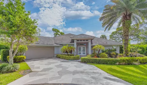 10394 SE Coconut Ln, Hobe Sound, FL 33455
