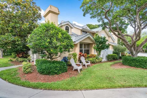 302 Andover Ct, Boynton Beach, FL 33436