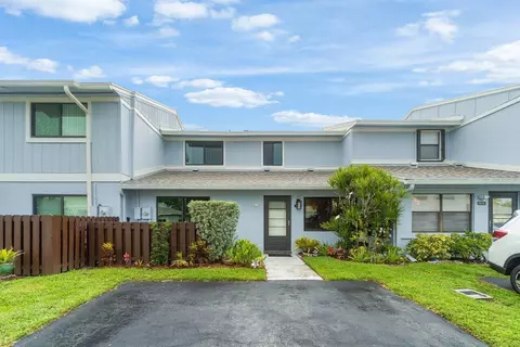 16318 Country Lake Cir, Delray Beach, FL 33484