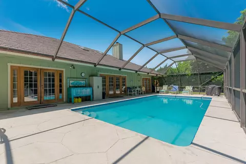 8625 SE Gulfstream Pl, Hobe Sound, FL 33455