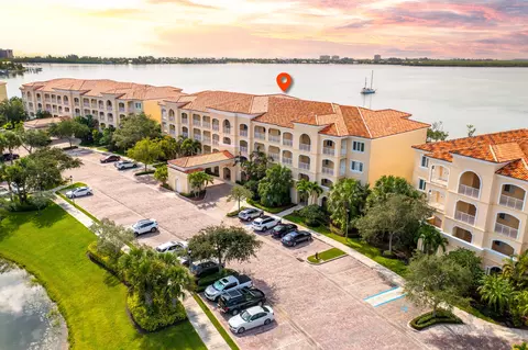 23 Harbour Isles Dr W #106, Fort Pierce, FL 34949