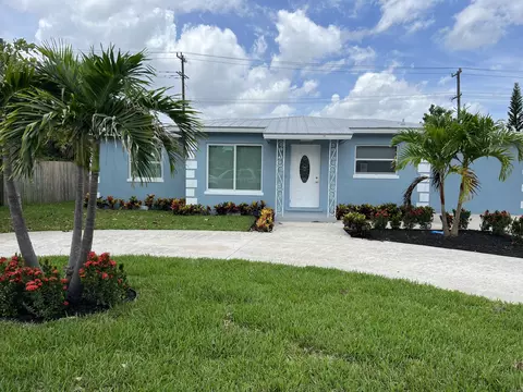 711 N B St, Lake Worth, FL 33460