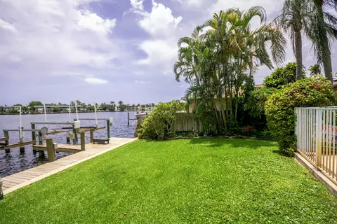 1601 Flagler Blvd, Lake Park, FL 33403
