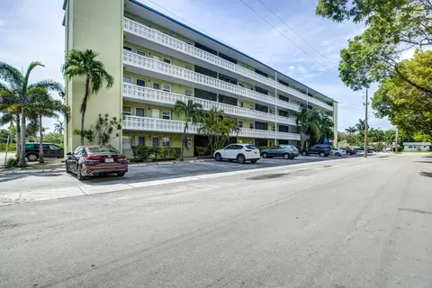 1425 Arthur St #204A, Hollywood, FL 33020