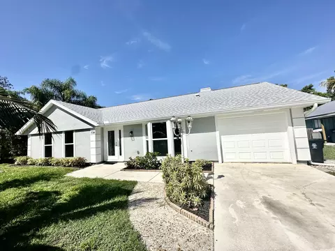 774 SE Whitmore Dr, Port Saint Lucie, FL 34983