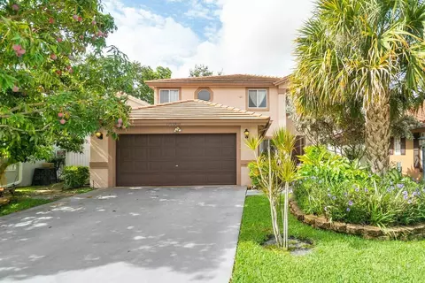 10380 Sunstream Ln, Boca Raton, FL 33428