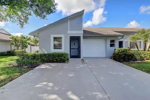 8942 Sunnywood Pl, Boca Raton, FL 33496