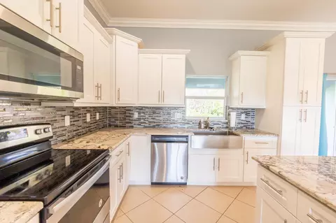 2033 SW Susset Ln, Port Saint Lucie, FL 34953
