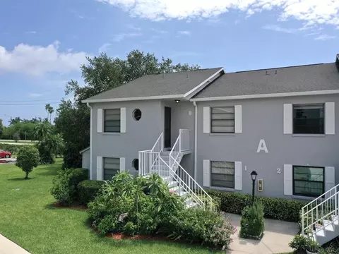 1801 Indian River Blvd #8, Vero Beach, FL 32960