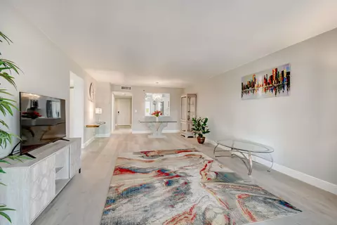 7290 Kinghurst Dr #P7-807, Delray Beach, FL 33446