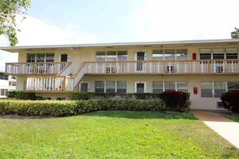 137 Canterbury F #137, West Palm Beach, FL 33417