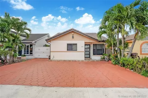 2693 W 73rd Pl, Hialeah, FL 33016