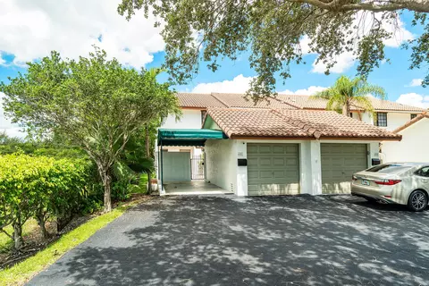 601 NE 19 Ave, Deerfield Beach, FL 33441