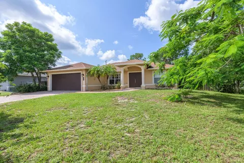498 SW Laconic Ave SW, Port Saint Lucie, FL 34953
