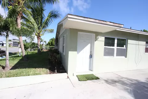 1008 S Seacrest Blvd, Boynton Beach, FL 33435