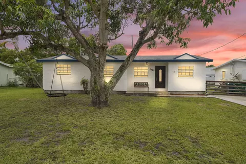 5821 SW 54th Ter, Davie, FL 33314