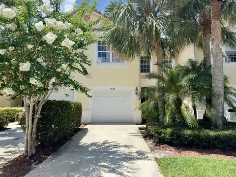 1133 Pinewood Lake Ct, Greenacres, FL 33415