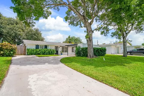 281 Camellia St, Palm Beach Gardens, FL 33410
