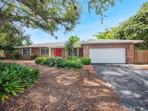 2780 Worcester Rd, Lake Worth, FL 33462