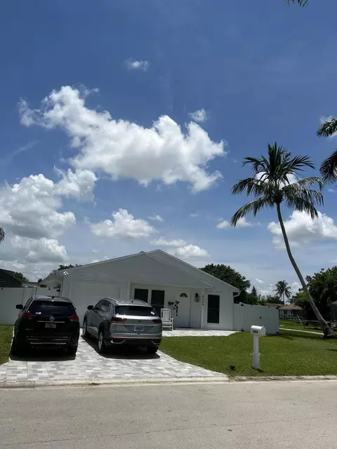 8364 Garden Gate Pl, Boca Raton, FL 33433