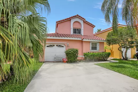 1056 SE 6th Ave, Dania Beach, FL 33004