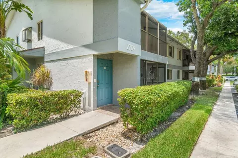 2709 S Oakland Forest Dr #201, Oakland Park, FL 33309