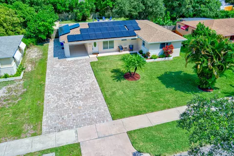 445 Flagler Blvd, Lake Park, FL 33403