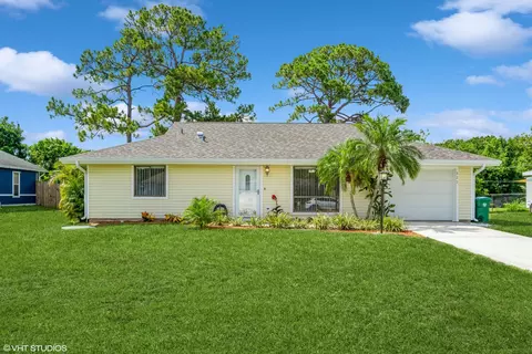 322 SE Volkerts Ter, Port Saint Lucie, FL 34983