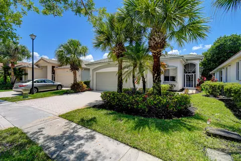 2608 Clipper Cir, West Palm Beach, FL 33411