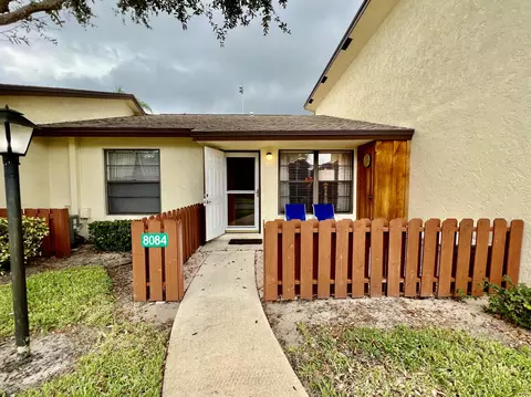 8084 SE Villa Cir, Hobe Sound, FL 33455