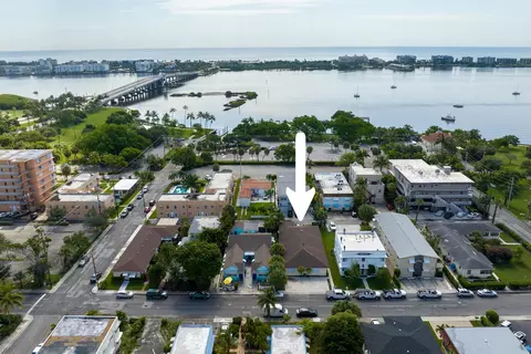 114 S Lakeside Dr, Lake Worth, FL 33460