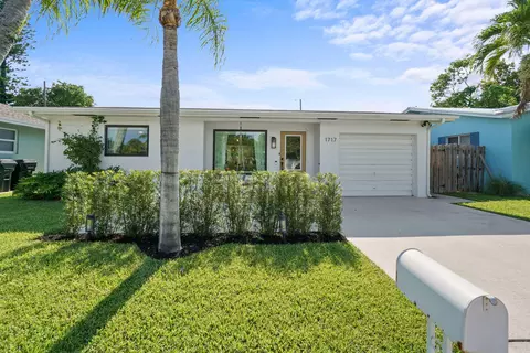 1717 N K St, Lake Worth, FL 33460