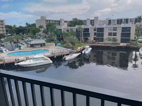 9 Royal Palm Way #405, Boca Raton, FL 33432