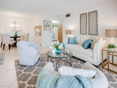 819 Sky Pine Way #E2, Greenacres, FL 33415