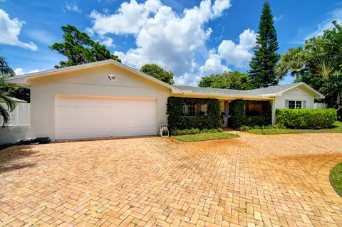909 SW 27th Ter, Boynton Beach, FL 33435