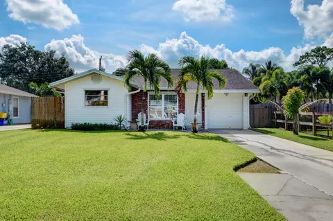 7704 3rd Ter, Lake Worth, FL 33463