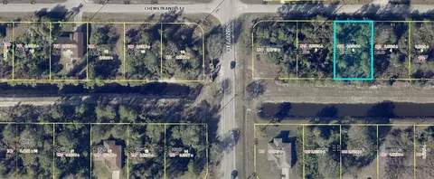 818 Chemstrand E St, Lehigh Acres, FL 33974