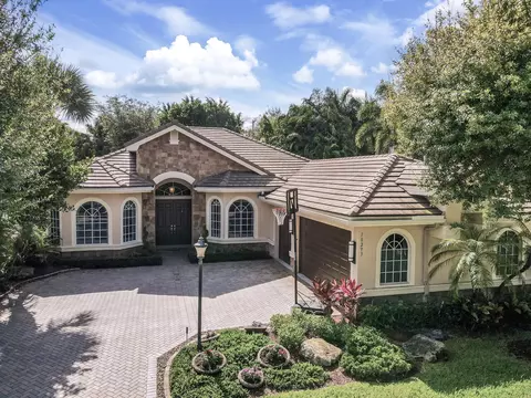 10293 Trianon Pl, Wellington, FL 33449