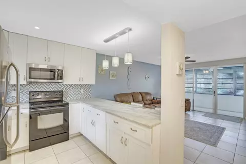 2540 Boundbrook Blvd #108, Palm Springs, FL 33406