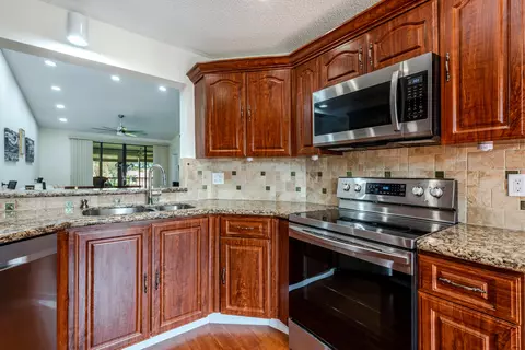 7599 Glendevon Ln #1507, Delray Beach, FL 33446