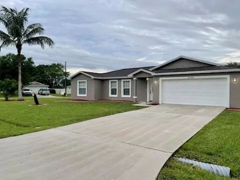 2484 SE Renick Ave, Port Saint Lucie, FL 34952